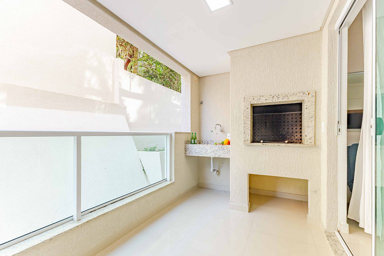 Apartamento em Bombas: Confortável e Econômico