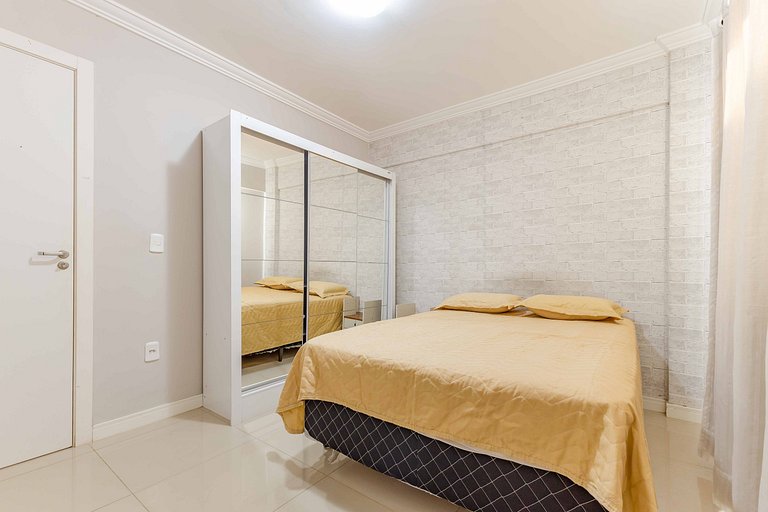 Apartamento em Bombas: Confortável e Econômico