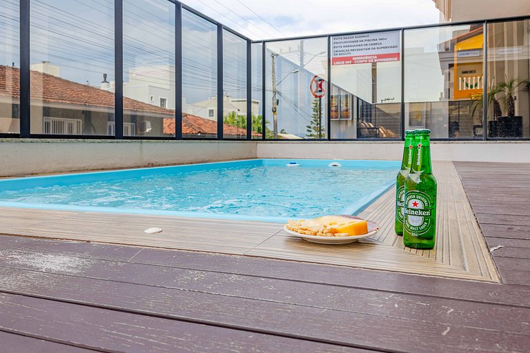 Apartamento a 150 Metros da Praia com Piscina