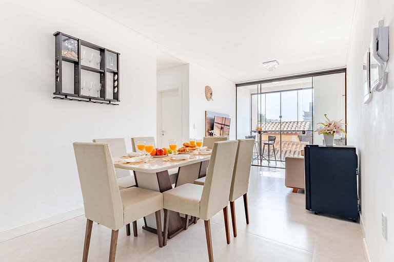 Apartamento a 150 Metros da Praia com Piscina