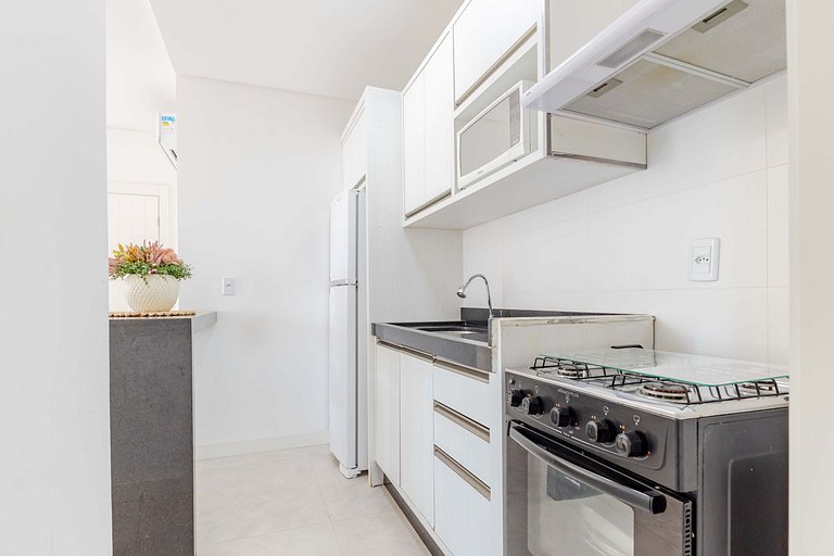 Apartamento a 150 Metros da Praia com Piscina