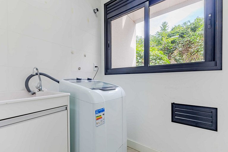 Apartamento a 150 Metros da Praia com Piscina