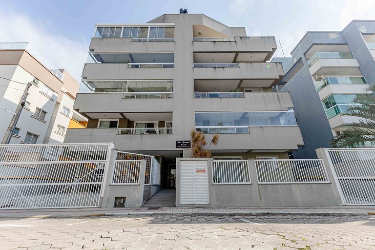 Aconchegante Apartamento na Praia de Bombas