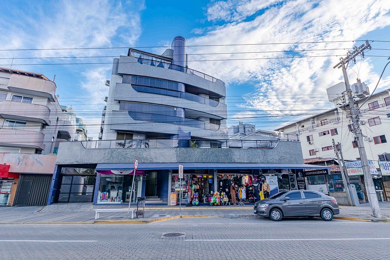 Apto com Localização Privilegiada na Avenida Principal de Bo