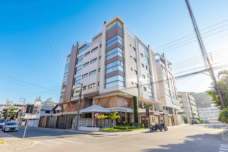 Apto Luxuoso - Condomínio com Piscina Aquecida