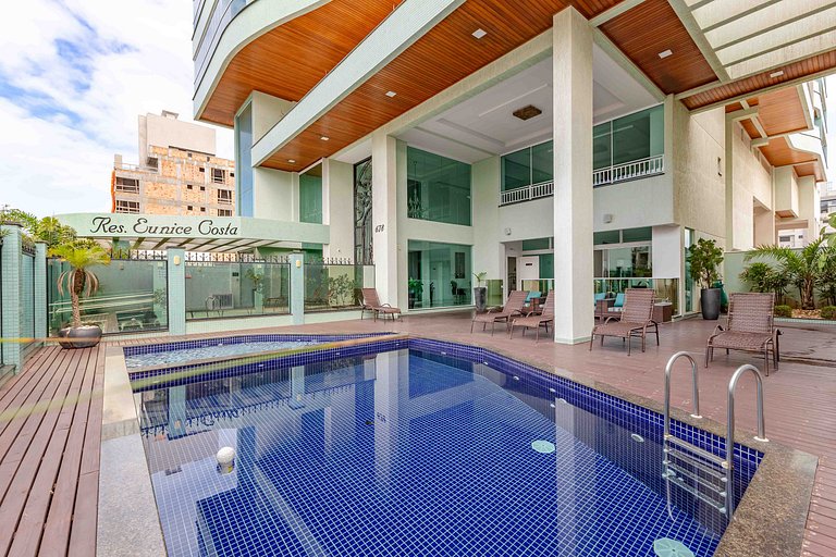 Cobertura Duplex a 100m da Praia com Jacuzzi Privativa