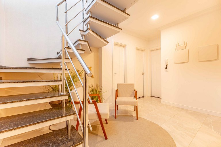 Cobertura Duplex a 100m da Praia com Jacuzzi Privativa