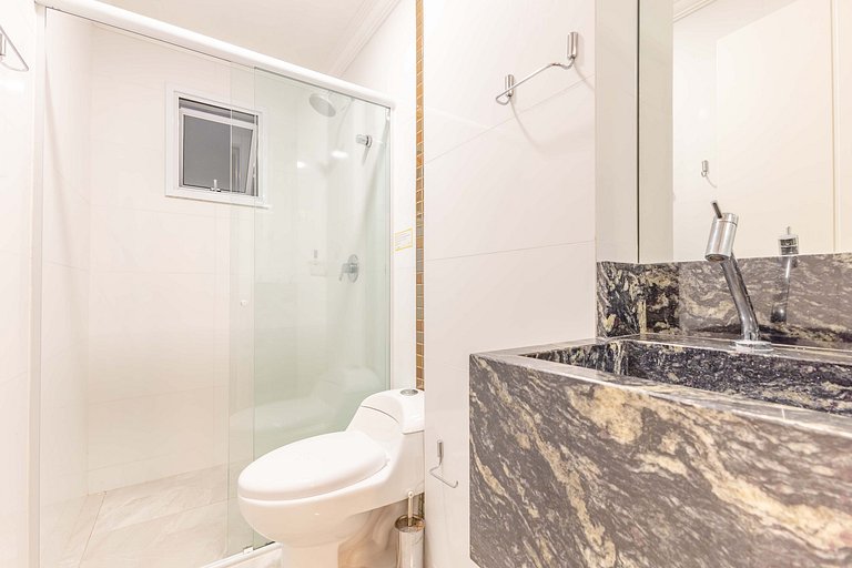 Cobertura Duplex a 100m da Praia com Jacuzzi Privativa