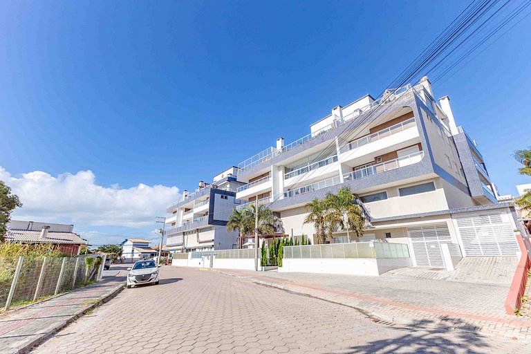 Ampla Cobertura Duplex com Jacuzzi Privativa