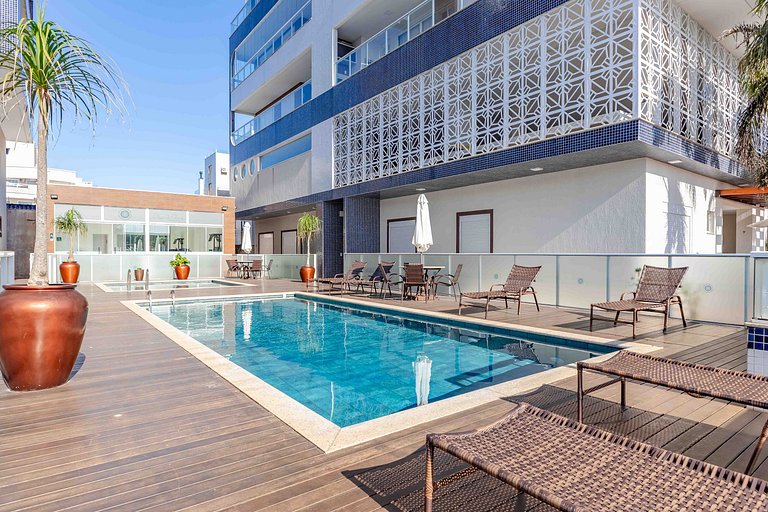 Ampla Cobertura Duplex com Jacuzzi Privativa