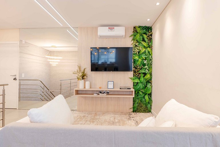 Ampla Cobertura Duplex com Jacuzzi Privativa