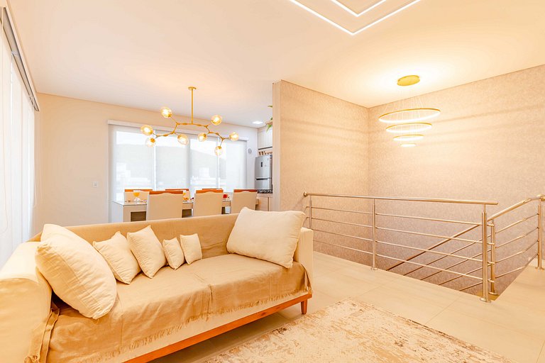 Ampla Cobertura Duplex com Jacuzzi Privativa