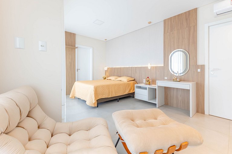 Ampla Cobertura Duplex com Jacuzzi Privativa