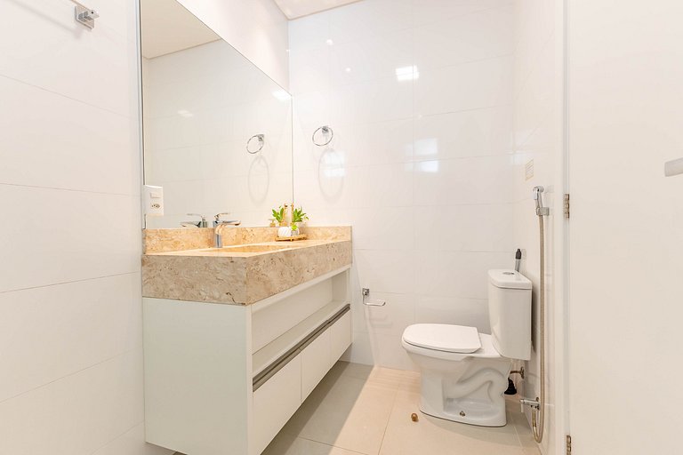 Ampla Cobertura Duplex com Jacuzzi Privativa