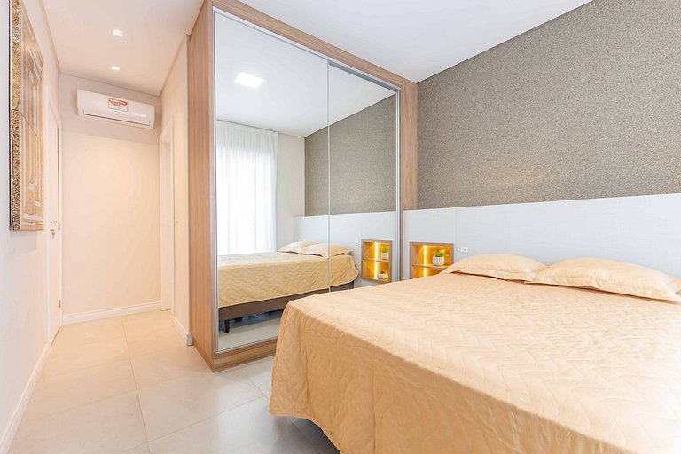 Ampla Cobertura Duplex com Jacuzzi Privativa