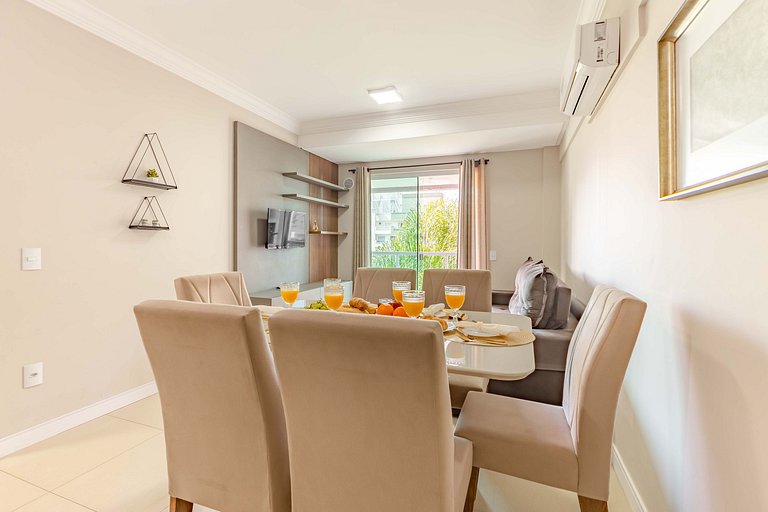 Apto Aconchegante na Praia de Bombas com Piscina