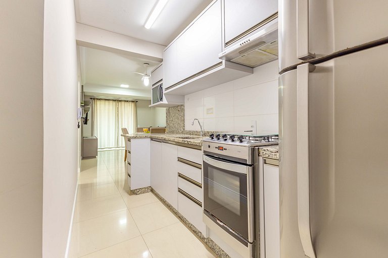 Apto Aconchegante na Praia de Bombas com Piscina