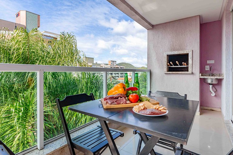 Apto Aconchegante na Praia de Bombas com Piscina