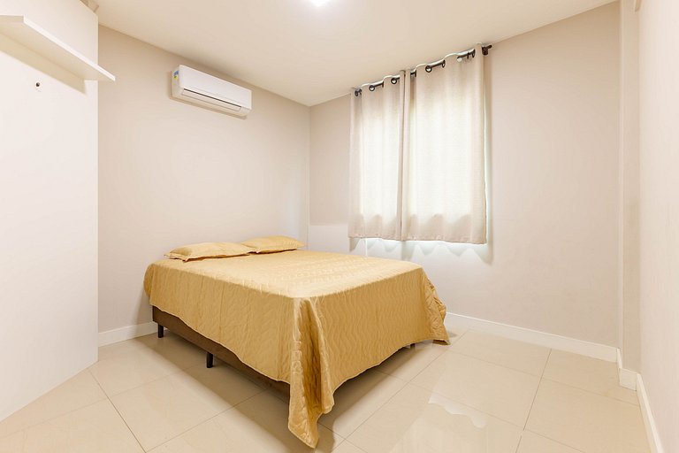 Apto Aconchegante na Praia de Bombas com Piscina