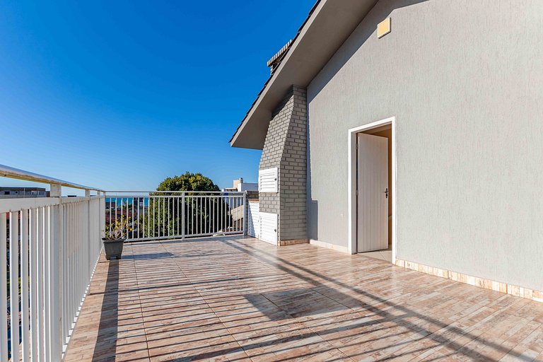 Duplex a 200 metros da Praia de Bombinhas