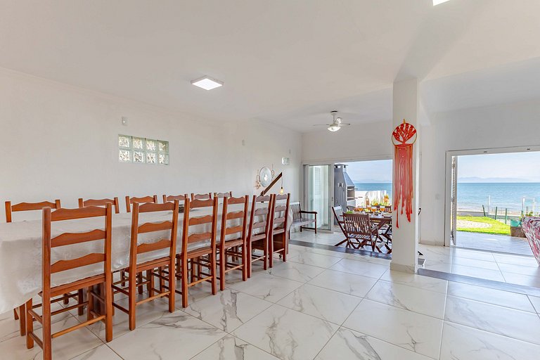 Sobrado Exclusivo Pé na Areia na Praia de Morrinhos