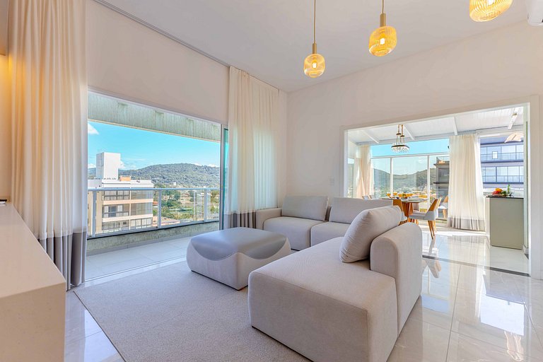 Ampla Cobertura Duplex na Praia de Mariscal