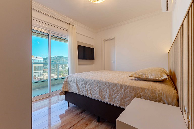 Ampla Cobertura Duplex na Praia de Mariscal