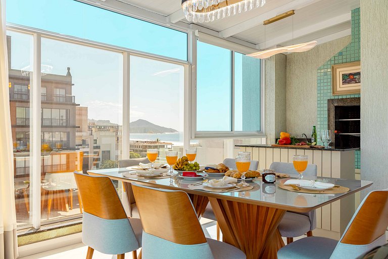 Ampla Cobertura Duplex na Praia de Mariscal