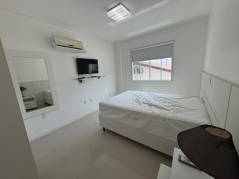 Amplo Apto Bem Localizado a 200 metros da Praia