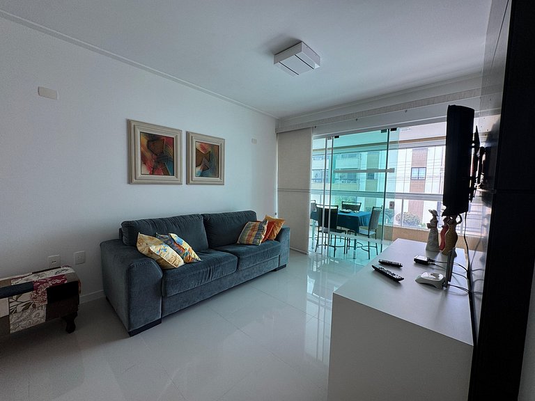 Amplo Apto Bem Localizado a 200 metros da Praia