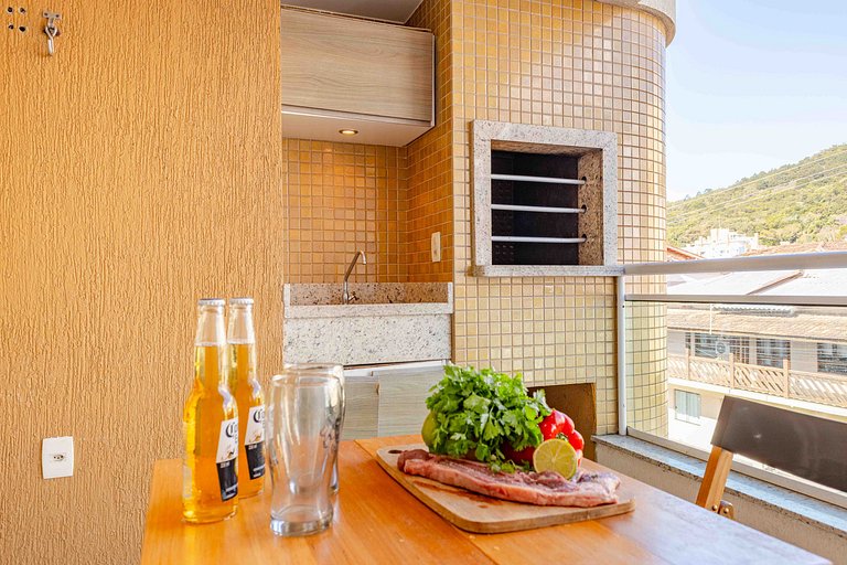 Apto a 70 Metros da Praia de Bombinhas