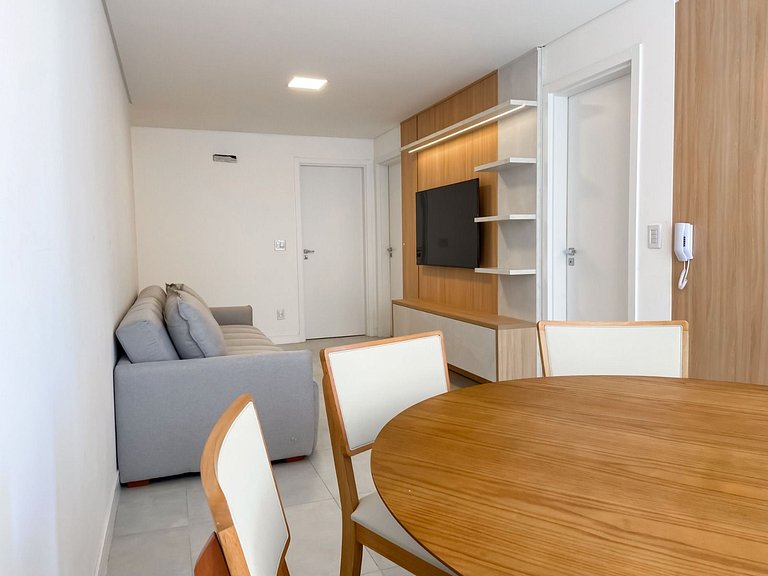 Apto Charmoso e Bem Localizado em Bombas