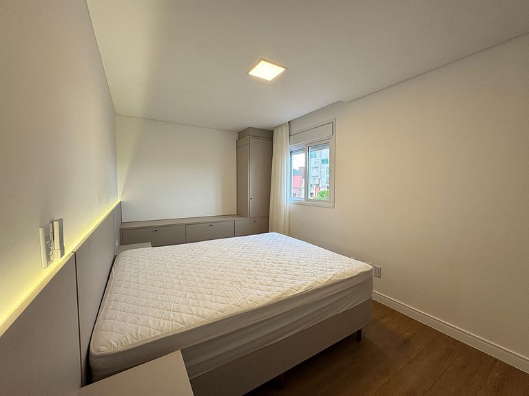 Apto Charmoso e Bem Localizado em Bombas