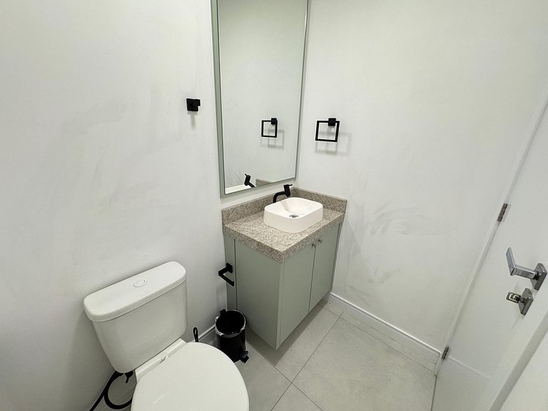 Apto Charmoso e Bem Localizado em Bombas