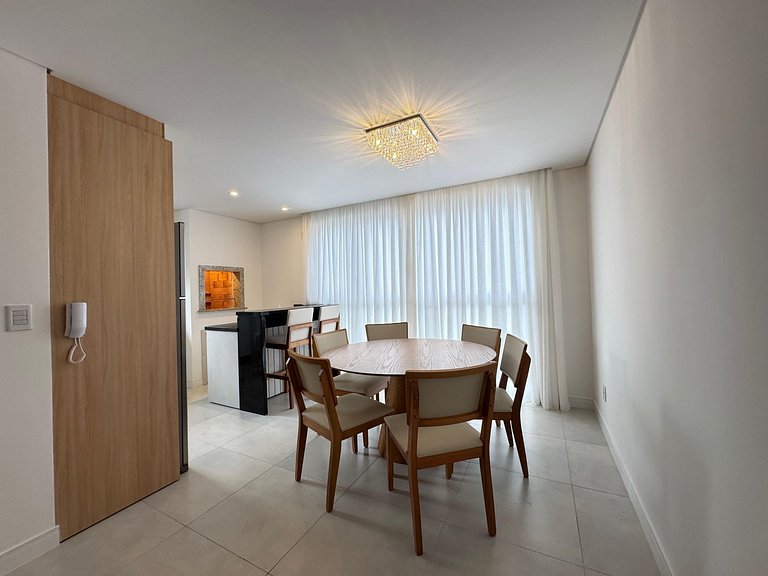 Apto Charmoso e Bem Localizado em Bombas