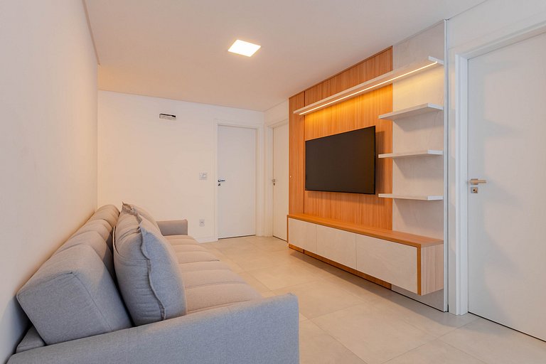 Apto Charmoso e Bem Localizado em Bombas