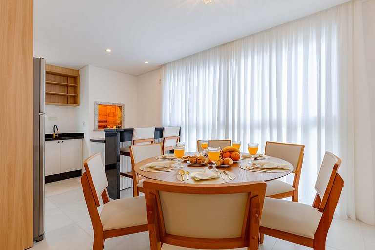 Apto Charmoso e Bem Localizado em Bombas