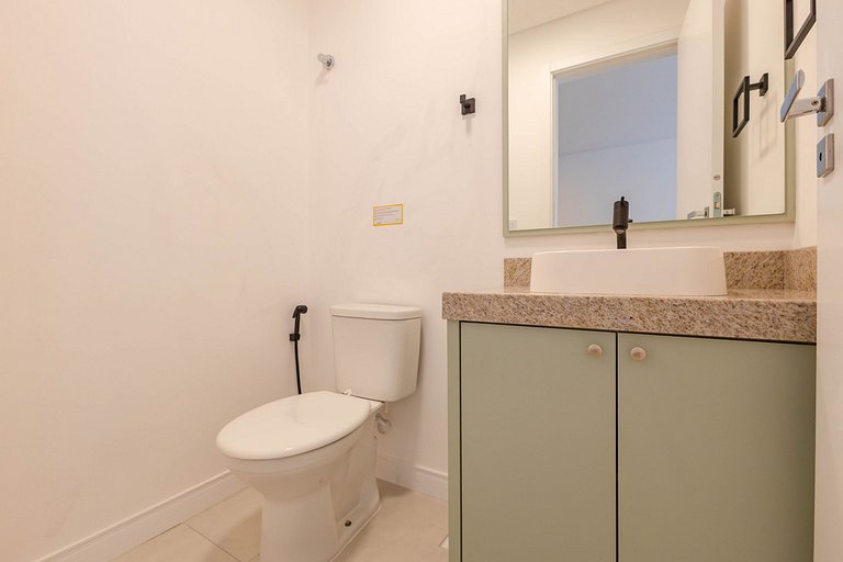 Apto Charmoso e Bem Localizado em Bombas