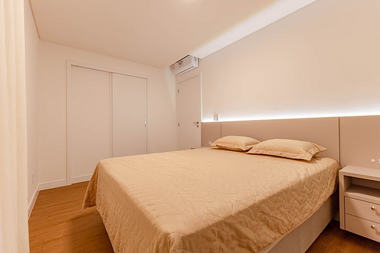 Apto Charmoso e Bem Localizado em Bombas