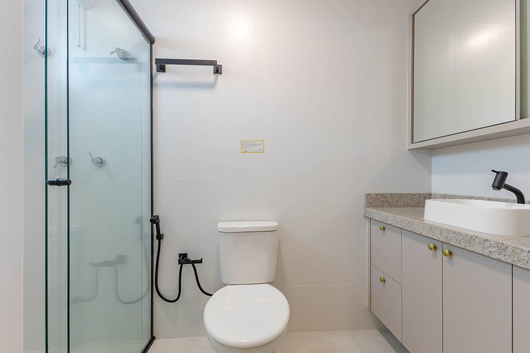 Apto Charmoso e Bem Localizado em Bombas