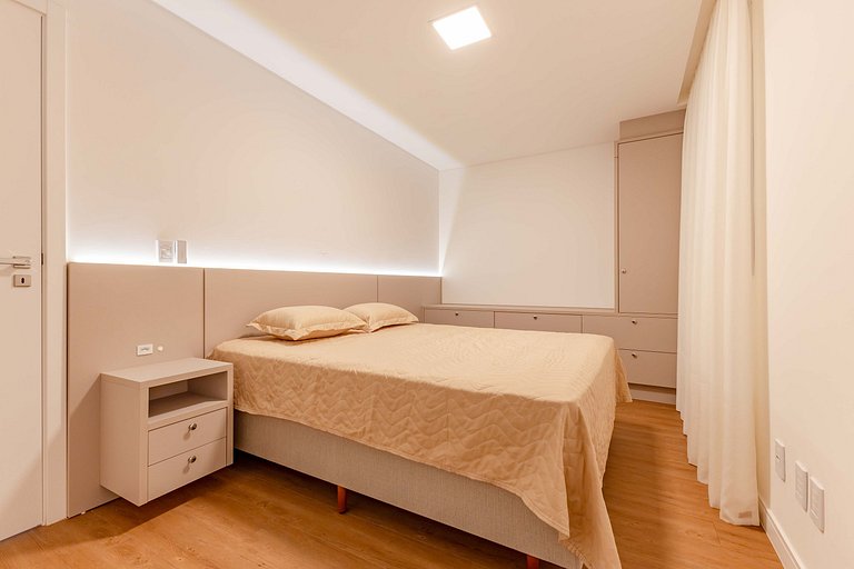 Apto Charmoso e Bem Localizado em Bombas