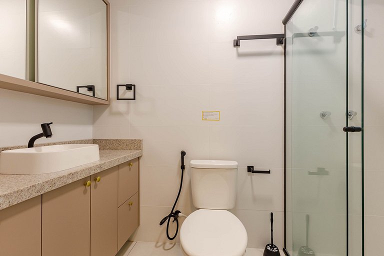 Apto Charmoso e Bem Localizado em Bombas