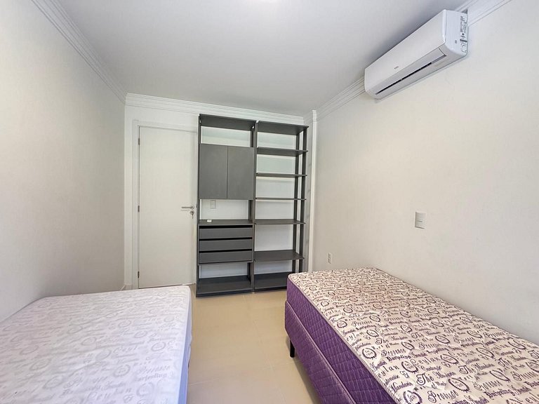 Amplo Apto a 150 Metros da Praia de Bombinhas