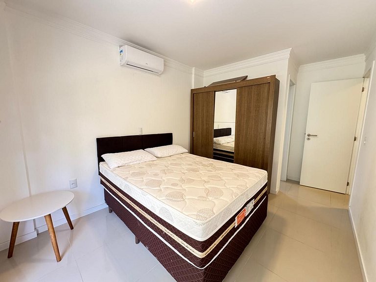 Amplo Apto a 150 Metros da Praia de Bombinhas