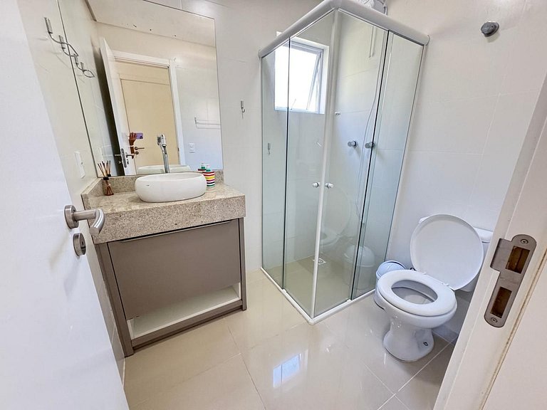 Amplo Apto a 150 Metros da Praia de Bombinhas