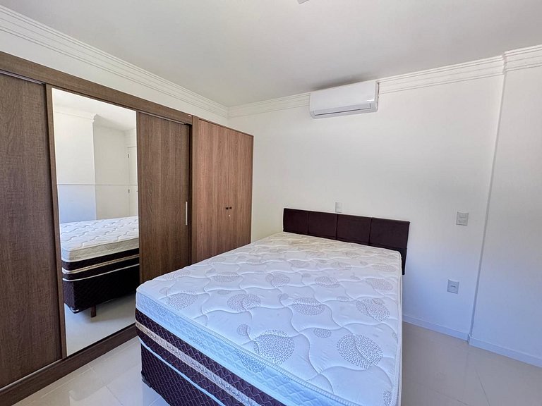 Amplo Apto a 150 Metros da Praia de Bombinhas