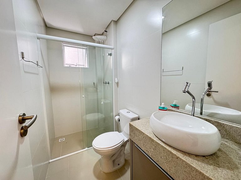 Amplo Apto a 150 Metros da Praia de Bombinhas