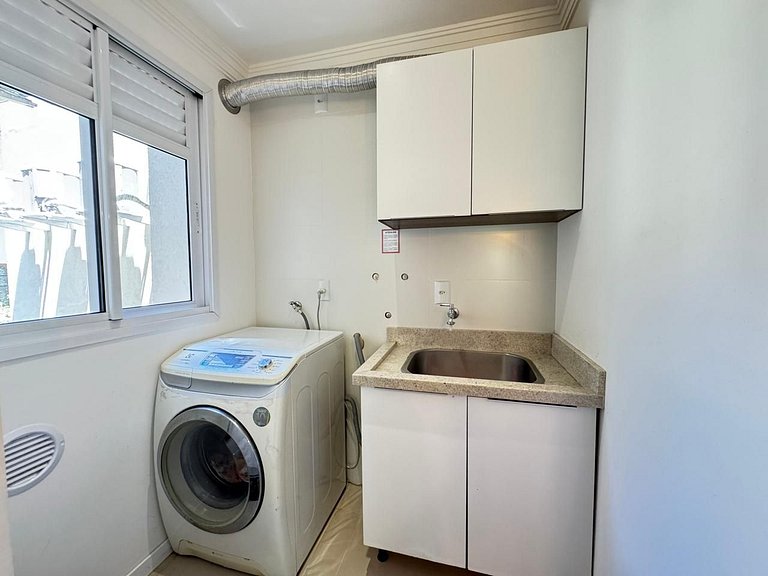 Amplo Apto a 150 Metros da Praia de Bombinhas