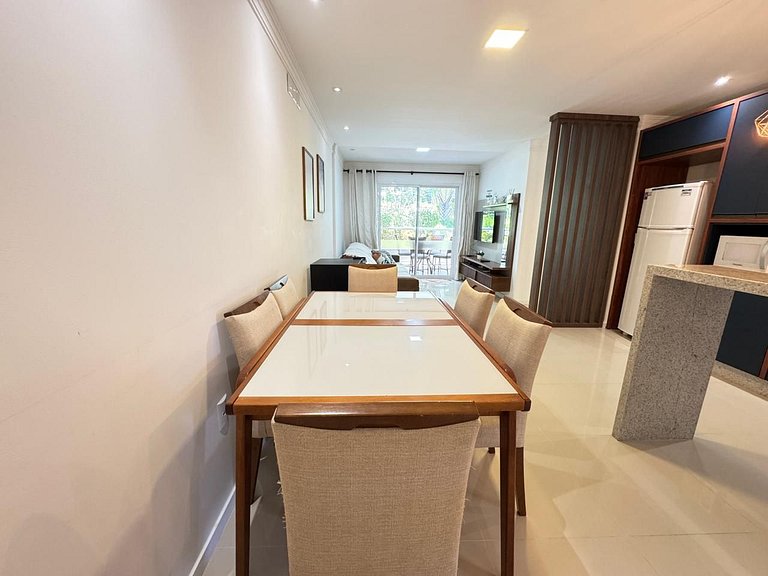 Amplo Apto a 150 Metros da Praia de Bombinhas