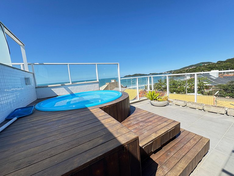 Cobertura Duplex com Hidro a 20m da Praia de Bombas